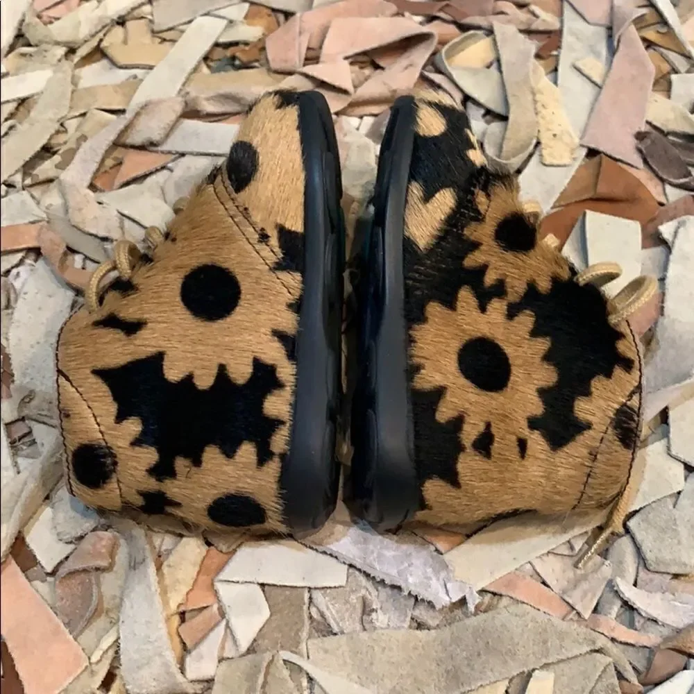 Aster depuis calf hair floral booties EU 17 US 3-6M